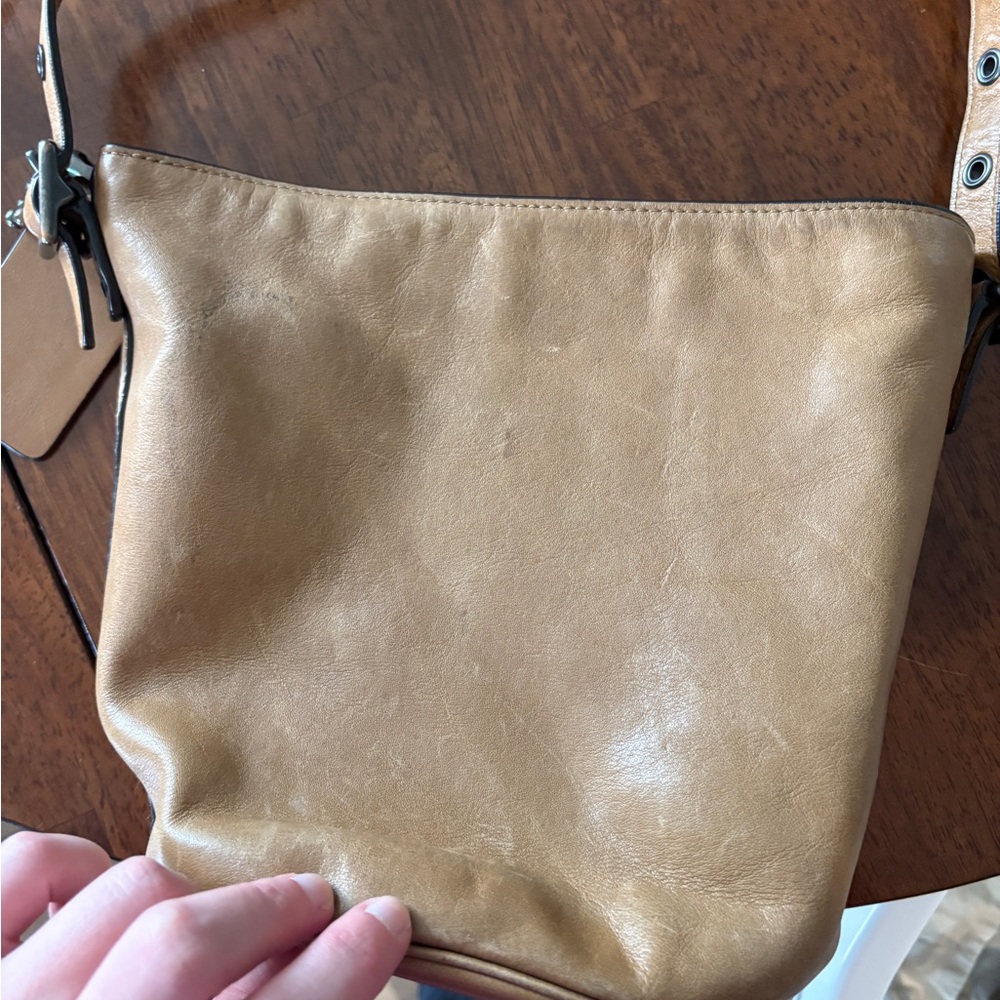 Coach Tan Crossbody Bag with Classic Design - Picture 3 of 13